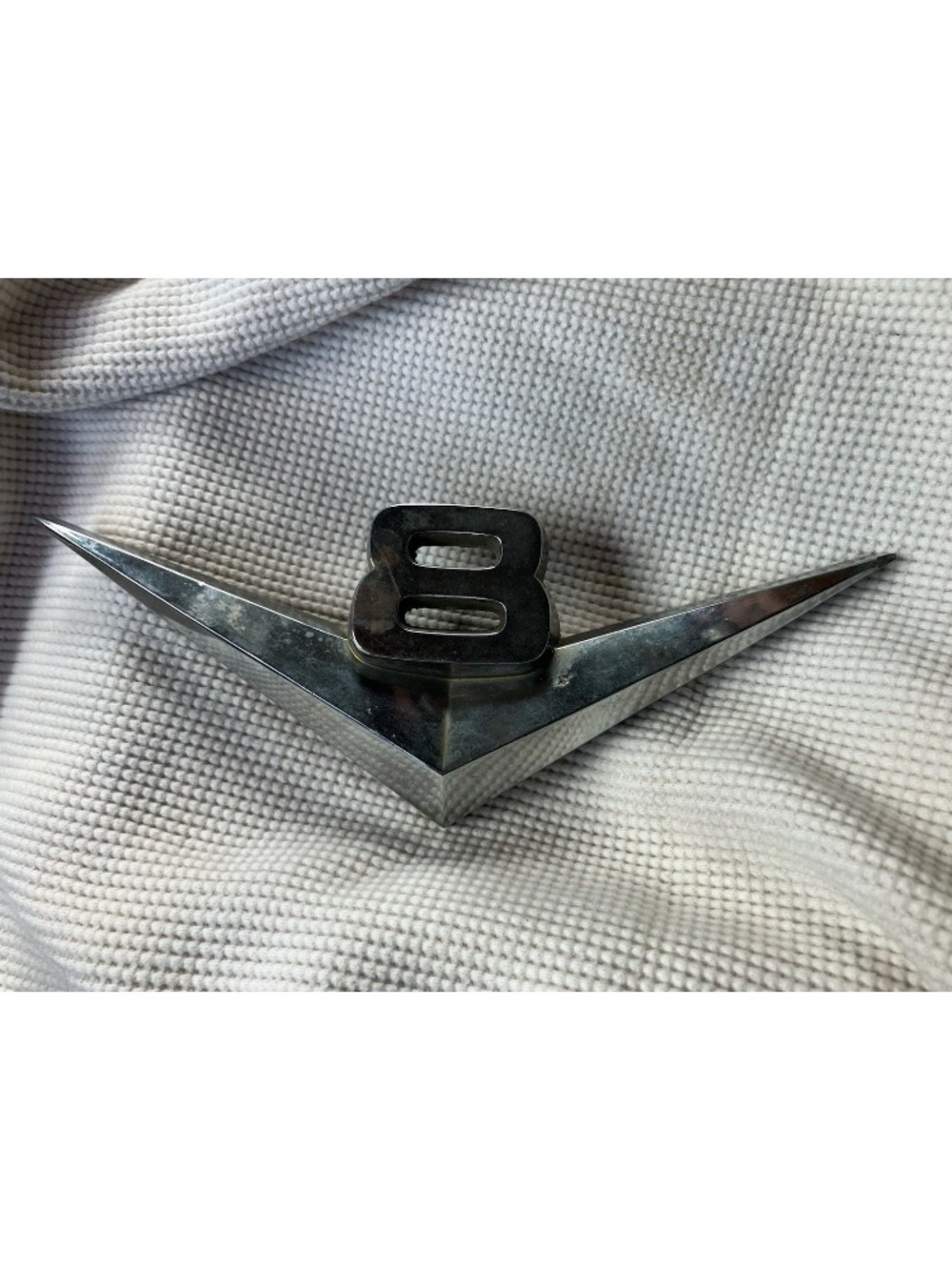 Vintage Used 1950's Ford Large Chrome V8 Hood Emblem Body Badge BAAF-8259-A